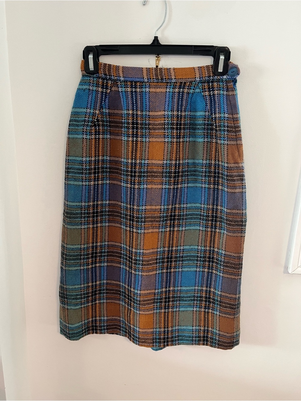 Vintage Plaid Autumn 🍂 Pencil Skirt in Orange Blue and Brown - 26” waist